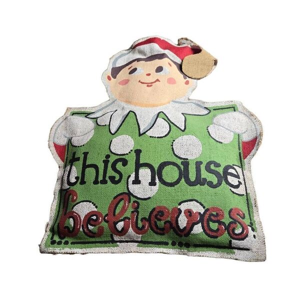 This House Believes Elf on Shelf Burlap Wall Hanging Christmas - Picture 1 of 5